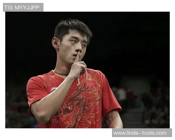 足球明星张继科高清照片分享展现其运动魅力与风采