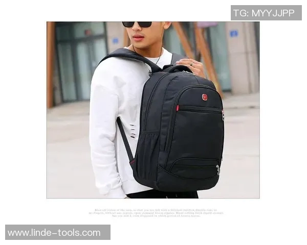 时尚运动风潮来袭足球明星双肩背包同款尽显个性魅力 时尚运动风潮来袭足球明星双肩背包同款尽显个性魅力